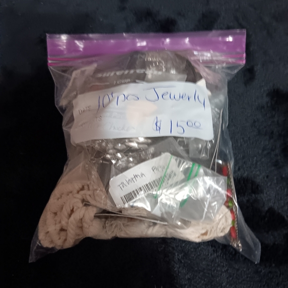 Paparazzi Jewelry. 10+ pcs per bag - Picture 2 of 9